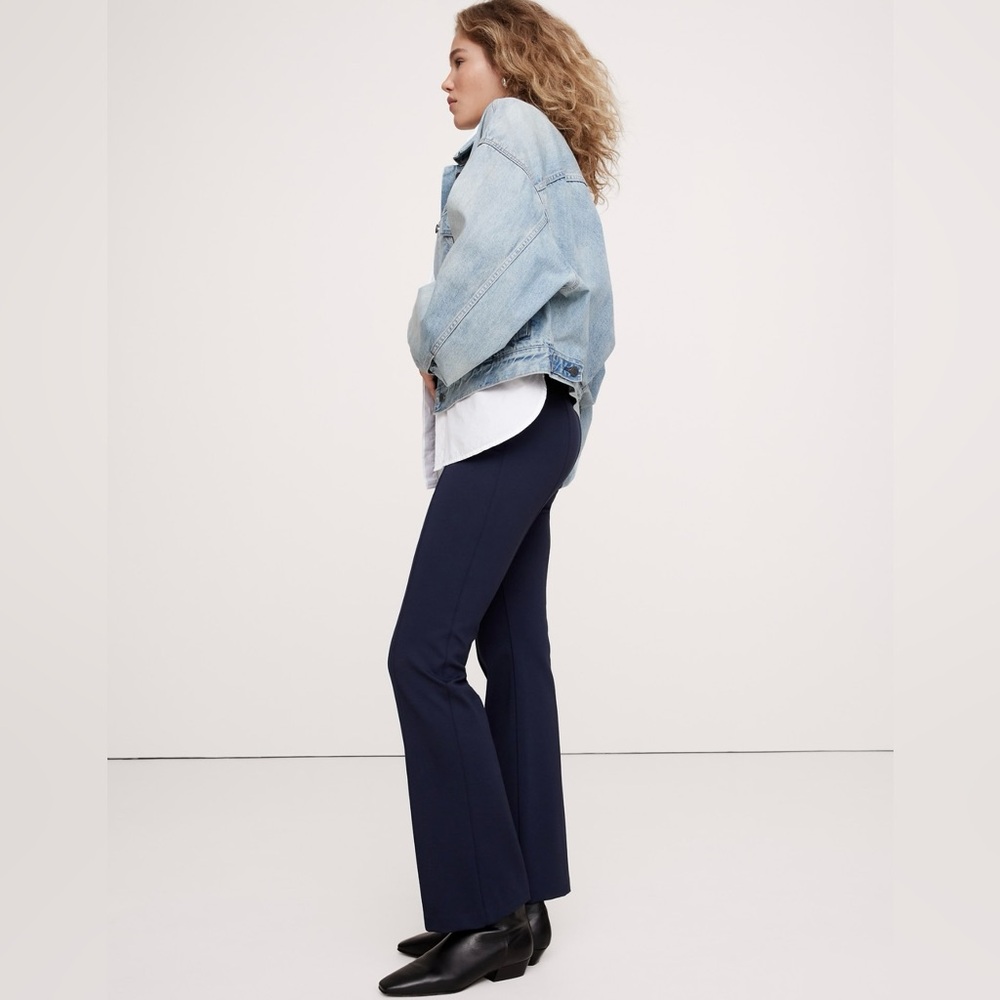 NWT! Banana Republic Navy Blue Crop Flare Everywhere Ponte Pant - Multiple 💛 - Picture 4 of 10